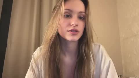 Snapshot of fflloowweerr chatting on February 12, 2025, 12:12 pm Lisa online show from February 12, 2025, 12:12 pm