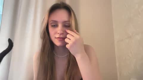 Snapshot of fflloowweerr chatting on February 26, 2025, 8:48 am Lisa online show from February 26, 2025, 8:48 am