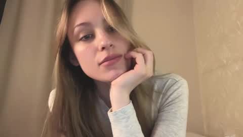 Snapshot of fflloowweerr chatting on March 3, 2025, 12:37 pm Lisa online show from March 3, 2025, 12:37 pm