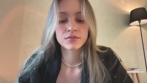 Snapshot of fflloowweerr chatting on March 12, 2025, 10:37 am Lisa online show from March 12, 2025, 10:37 am