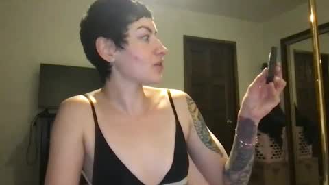 Snapshot of fgsammie chatting on October 7, 2025, 5:37 am fgsammie online show from October 7, 2025, 5:37 am