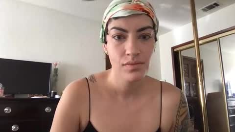 Snapshot of fgsammie chatting on October 15, 2025, 5:35 pm fgsammie online show from October 15, 2025, 5:35 pm