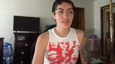 Snapshot of fgsammie chatting on October 18, 2025, 10:32 pm fgsammie online show from October 18, 2025, 10:32 pm