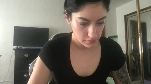 Snapshot of fgsammie chatting on November 10, 2025, 8:19 pm fgsammie online show from November 10, 2025, 8:19 pm