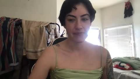 fgsammie online show from April 8, 2026, 11:27 pm