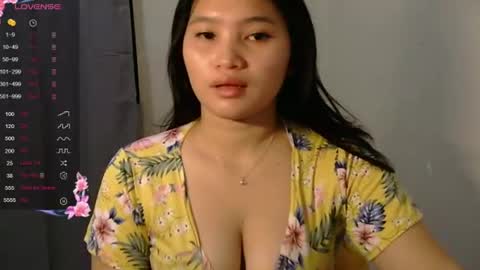 Snapshot of fhwilloughbyxx chatting on July 4, 2026, 12:11 pm fhwilloughbyxx online show from July 4, 2026, 12:11 pm