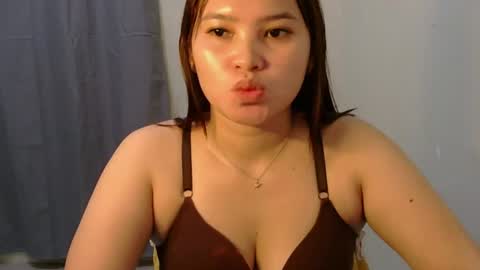 Snapshot of fhwilloughbyxx chatting on July 13, 2026, 11:24 am fhwilloughbyxx online show from July 13, 2026, 11:24 am