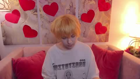 fiamoory online show from February 24, 2025, 5:11 am