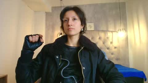   online show from September 19, 2025, 12:06 pm