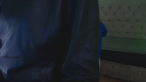   online show from October 5, 2025, 12:03 pm