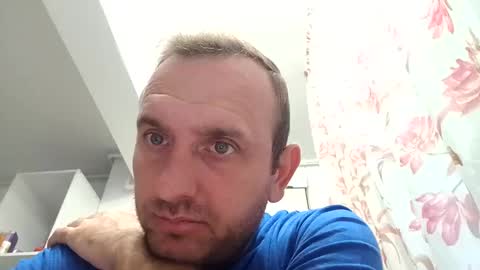 Snapshot of figonik chatting on September 30, 2025, 5:01 am Nick online show from September 30, 2025, 5:01 am