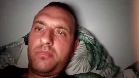 Snapshot of figonik chatting on October 18, 2025, 8:09 pm Nick online show from October 18, 2025, 8:09 pm