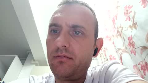 Snapshot of figonik chatting on October 23, 2025, 5:07 am Nick online show from October 23, 2025, 5:07 am