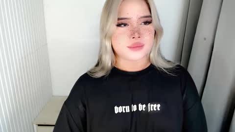  Angela  DONT FORGET TO FOLLOW AND GIVE ME APPRECIATION online show from November 12, 2025, 4:46 am