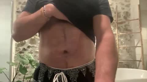 Snapshot of filouxx70 chatting on January 7, 2026, 8:50 am filouxx70 online show from January 7, 2026, 8:50 am