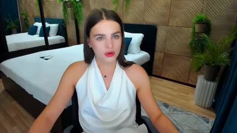 Amanda online show from September 18, 2025, 10:17 am