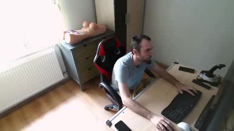 Jane and Findo online show from March 10, 2025, 9:43 am