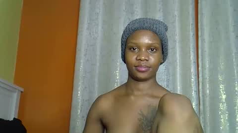 fine_queen12 online show from March 27, 2026, 9:03 pm