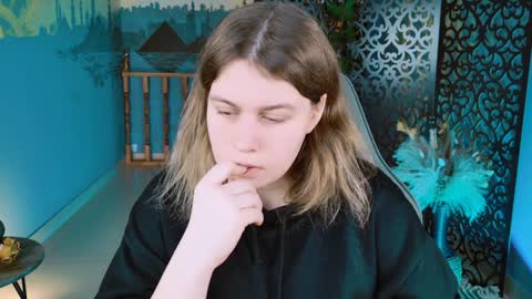 Snapshot of fioramarmoris chatting on December 30, 2024, 5:15 am fiora online show from December 30, 2024, 5:15 am