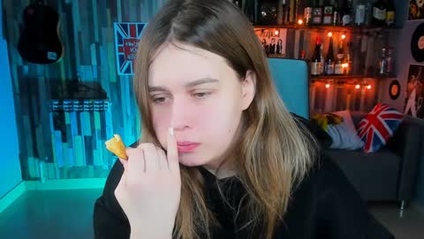 Snapshot of fioramarmoris chatting on January 18, 2025, 6:03 am fiora online show from January 18, 2025, 6:03 am