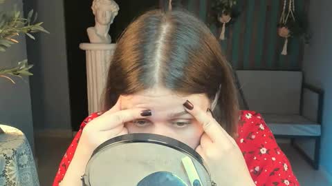 Snapshot of fioramarmoris chatting on November 8, 2025, 5:40 am fiora online show from November 8, 2025, 5:40 am