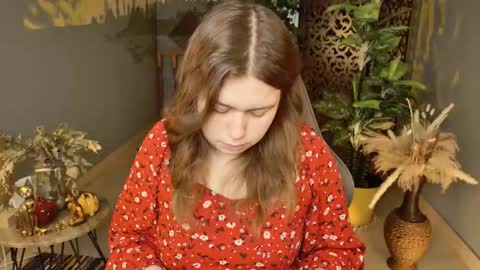 fiora online show from December 22, 2025, 5:37 am