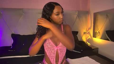 Fiorela Lenin  online show from April 17, 2026, 6:55 pm