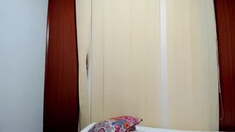 Snapshot of fiorella_apple chatting on August 5, 2026, 9:28 pm Valy online show from August 5, 2026, 9:28 pm