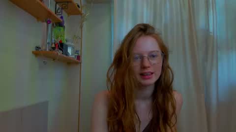 fire_luna online show from June 9, 2026, 7:20 am