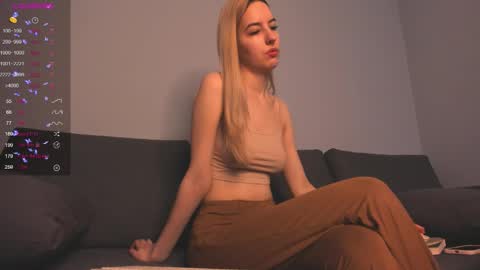 Snapshot of fire_moth chatting on October 25, 2025, 3:58 am Bellatrix online show from October 25, 2025, 3:58 am