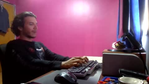 Snapshot of firefeelings chatting on February 22, 2025, 4:09 pm Ricardo online show from February 22, 2025, 4:09 pm