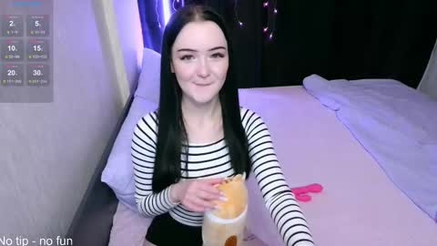 Snapshot of first_day_ chatting on October 28, 2025, 7:05 pm ALICESTEVEVECTOR pvt open online show from October 28, 2025, 7:05 pm