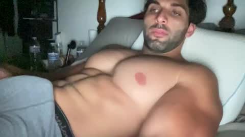 fitcurvyman4fun_69 online show from June 9, 2026, 3:40 am