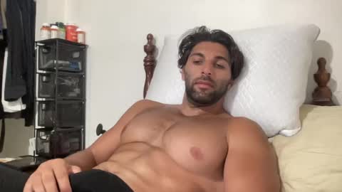 Snapshot of fitcurvyman4fun_69 chatting on July 21, 2026, 2:52 pm fitcurvyman4fun_69 online show from July 21, 2026, 2:52 pm
