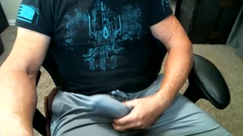 fitguy40 online show from December 2, 2025, 9:21 pm