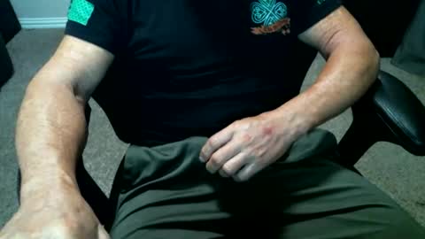 fitguy40 online show from April 26, 2026, 3:37 am