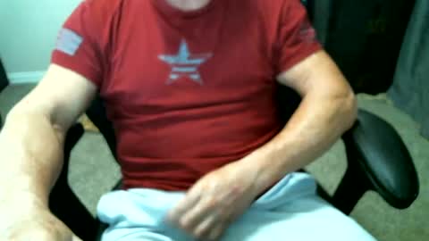 fitguy40 online show from June 17, 2026, 9:16 pm