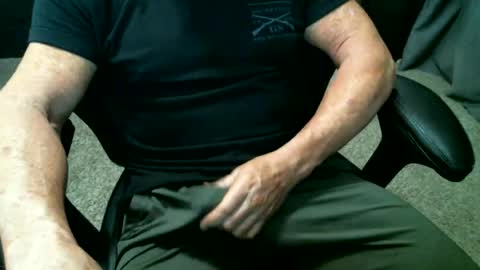 fitguy40 online show from June 26, 2026, 10:25 pm