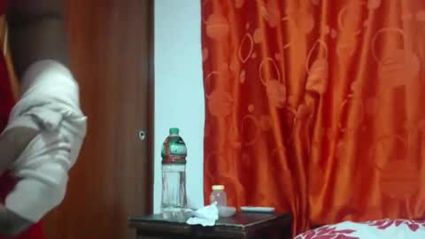 flacahot33 online show from June 4, 2026, 4:40 am
