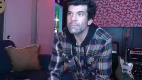 Flannel Dong online show from September 26, 2025, 2:15 am