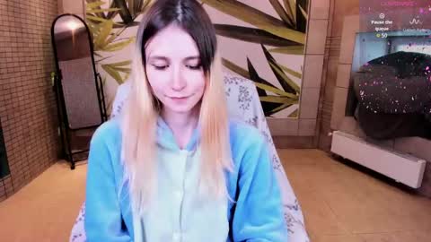 Snapshot of fleximona chatting on May 16, 2026, 10:36 am FlexiMona online show from May 16, 2026, 10:36 am