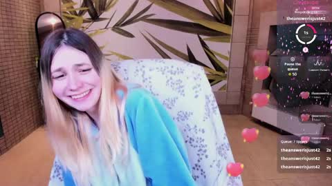 Snapshot of fleximona chatting on May 17, 2026, 10:06 pm FlexiMona online show from May 17, 2026, 10:06 pm
