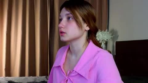 Snapshot of flirtbubble chatting on October 4, 2025, 7:12 pm Doloras online show from October 4, 2025, 7:12 pm