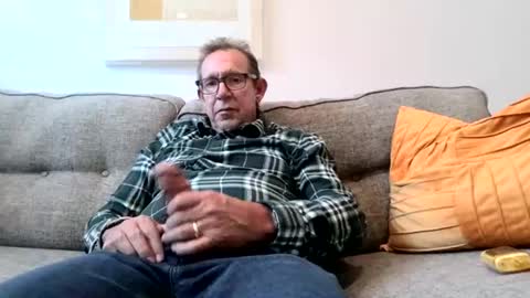 Snapshot of flirtofcharleston chatting on December 18, 2024, 7:52 pm Flickrbrite online show from December 18, 2024, 7:52 pm