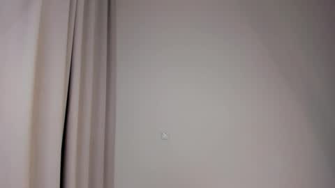 Emely  online show from November 23, 2025, 2:55 am