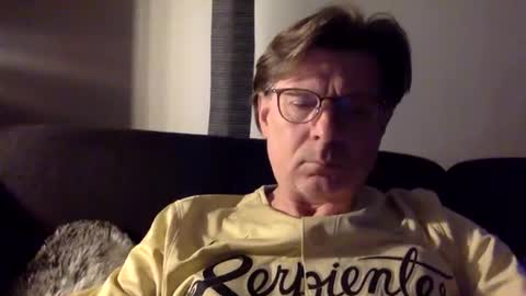 flonolalacla online show from February 9, 2025, 4:50 pm