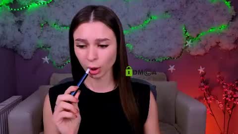 Snapshot of flora_ri chatting on June 17, 2026, 9:45 am just ask me online show from June 17, 2026, 9:45 am