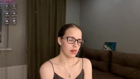 Anna online show from September 22, 2025, 5:48 pm