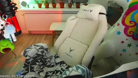 Flora Pepega       online show from March 6, 2025, 11:53 pm