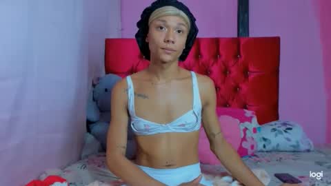 Snapshot of flower_weed chatting on March 21, 2026, 5:12 am Flower weed online show from March 21, 2026, 5:12 am